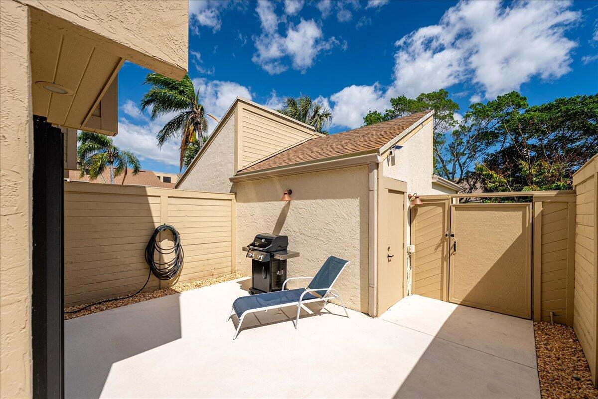 TARPON BAY MOORINGS - Residential