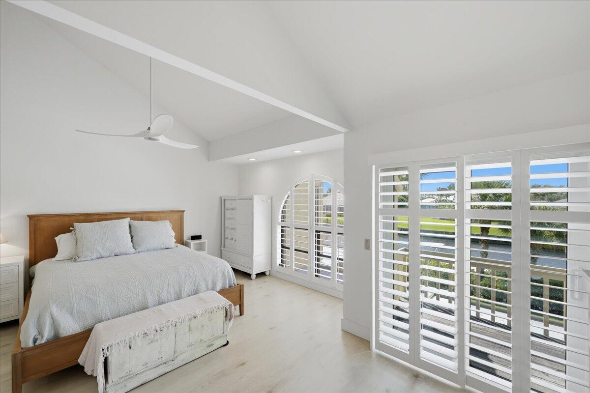 TARPON BAY MOORINGS - Residential