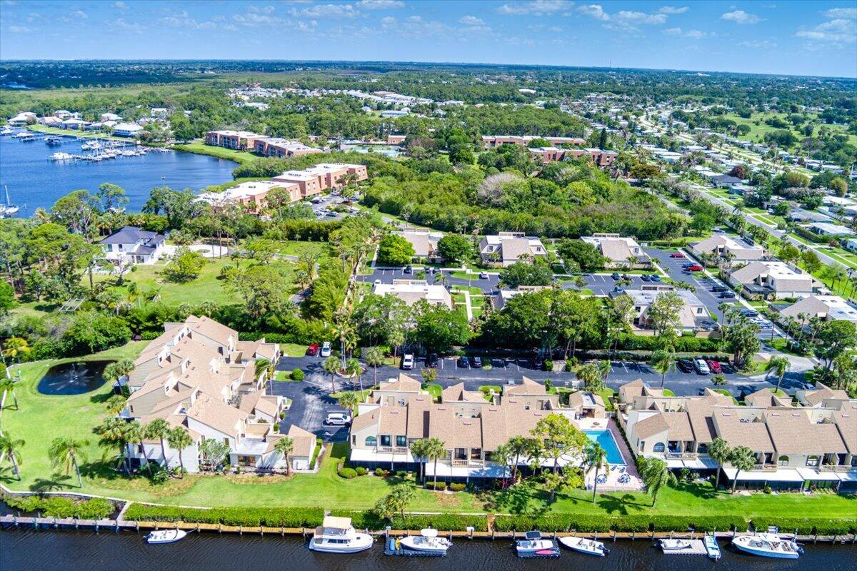 TARPON BAY MOORINGS - Residential