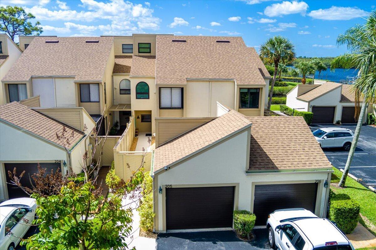 TARPON BAY MOORINGS - Residential