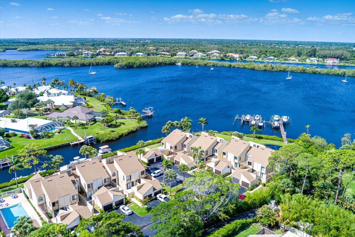 TARPON BAY MOORINGS - Residential