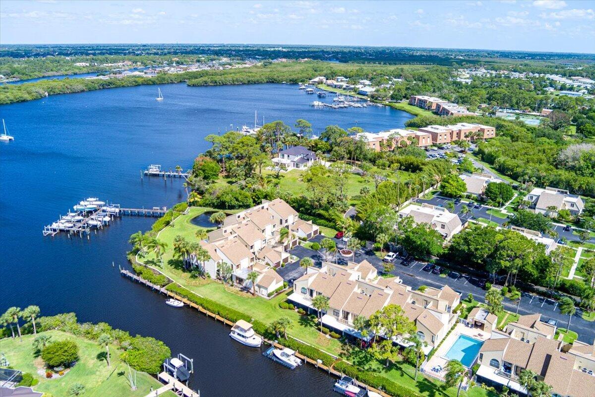 TARPON BAY MOORINGS - Residential