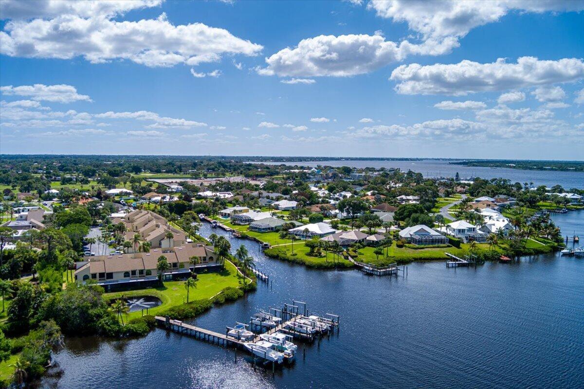 TARPON BAY MOORINGS - Residential