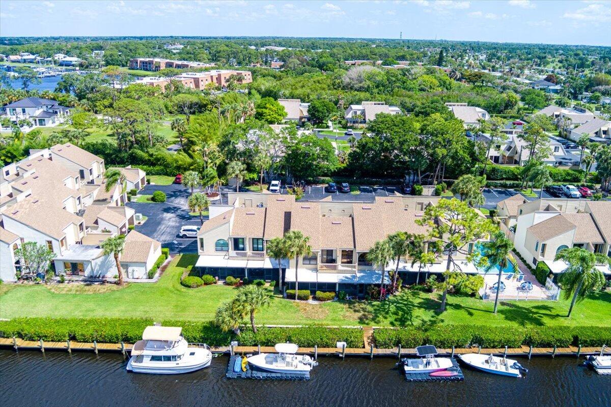 TARPON BAY MOORINGS - Residential