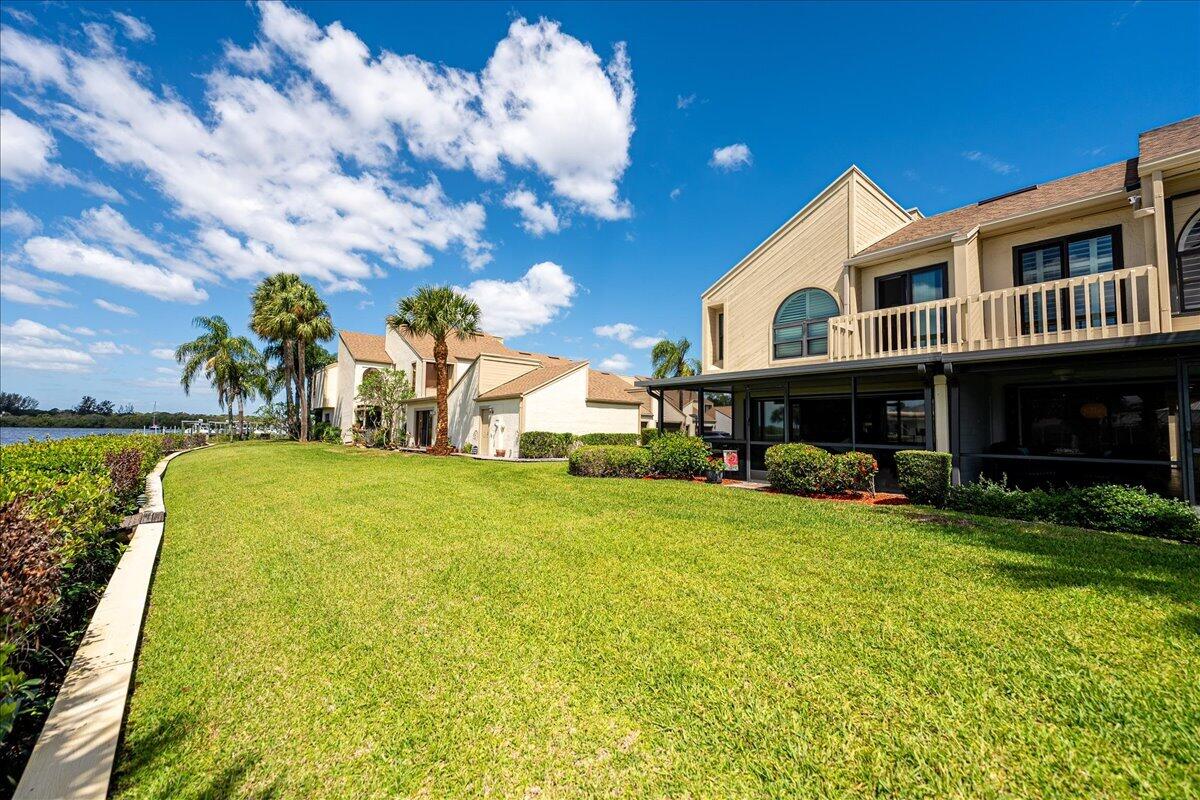 TARPON BAY MOORINGS - Residential