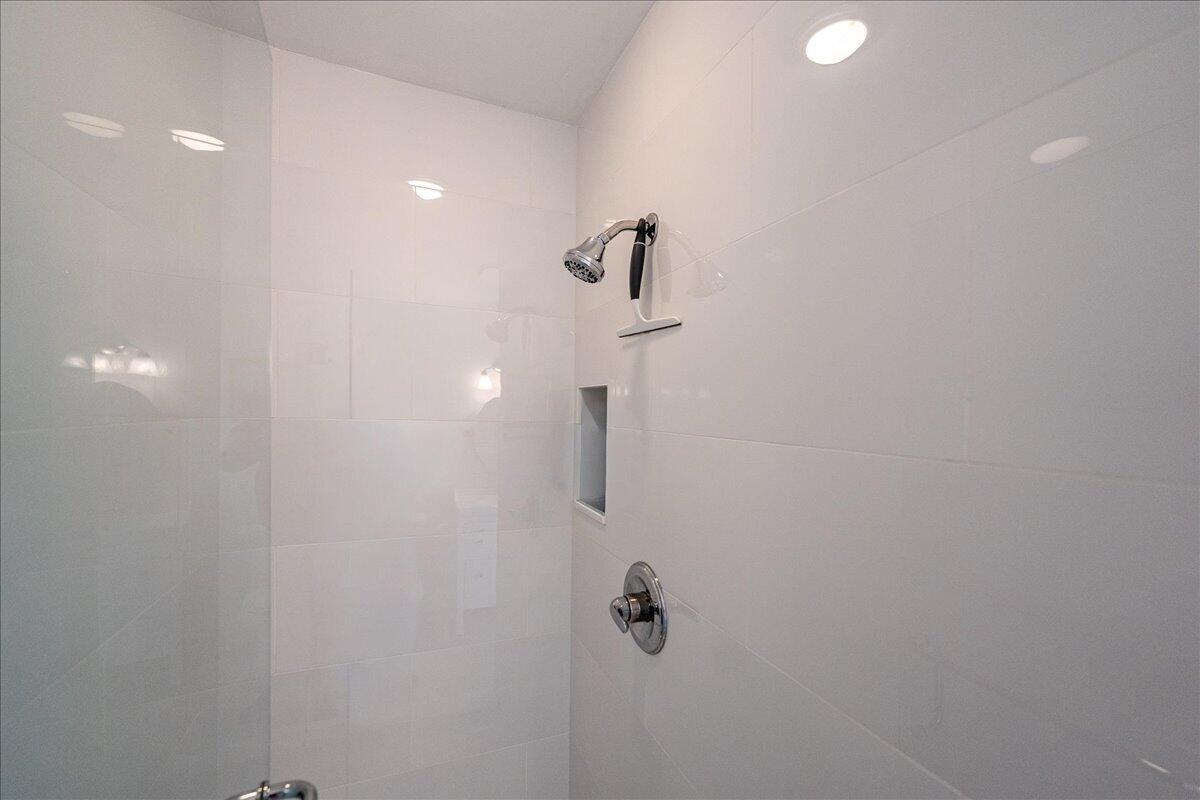 TARPON BAY MOORINGS - Residential