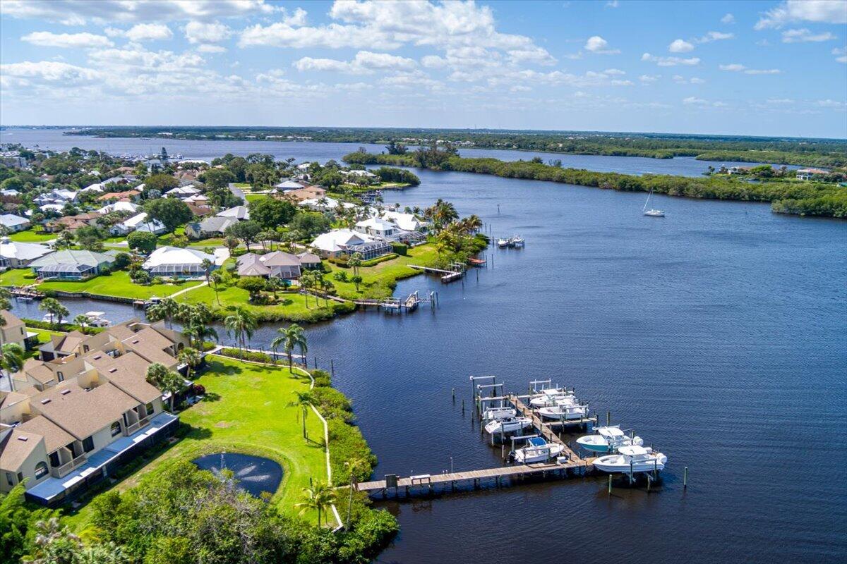TARPON BAY MOORINGS - Residential