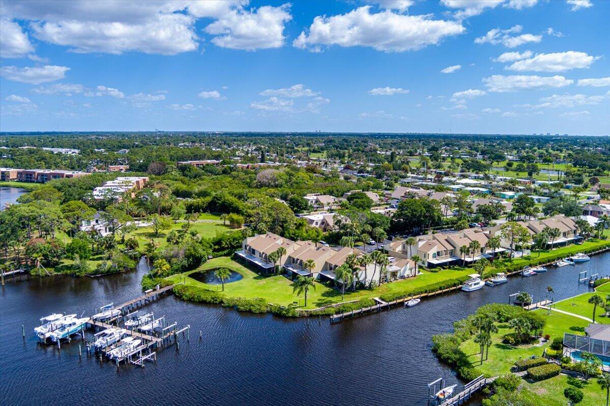 TARPON BAY MOORINGS - Residential