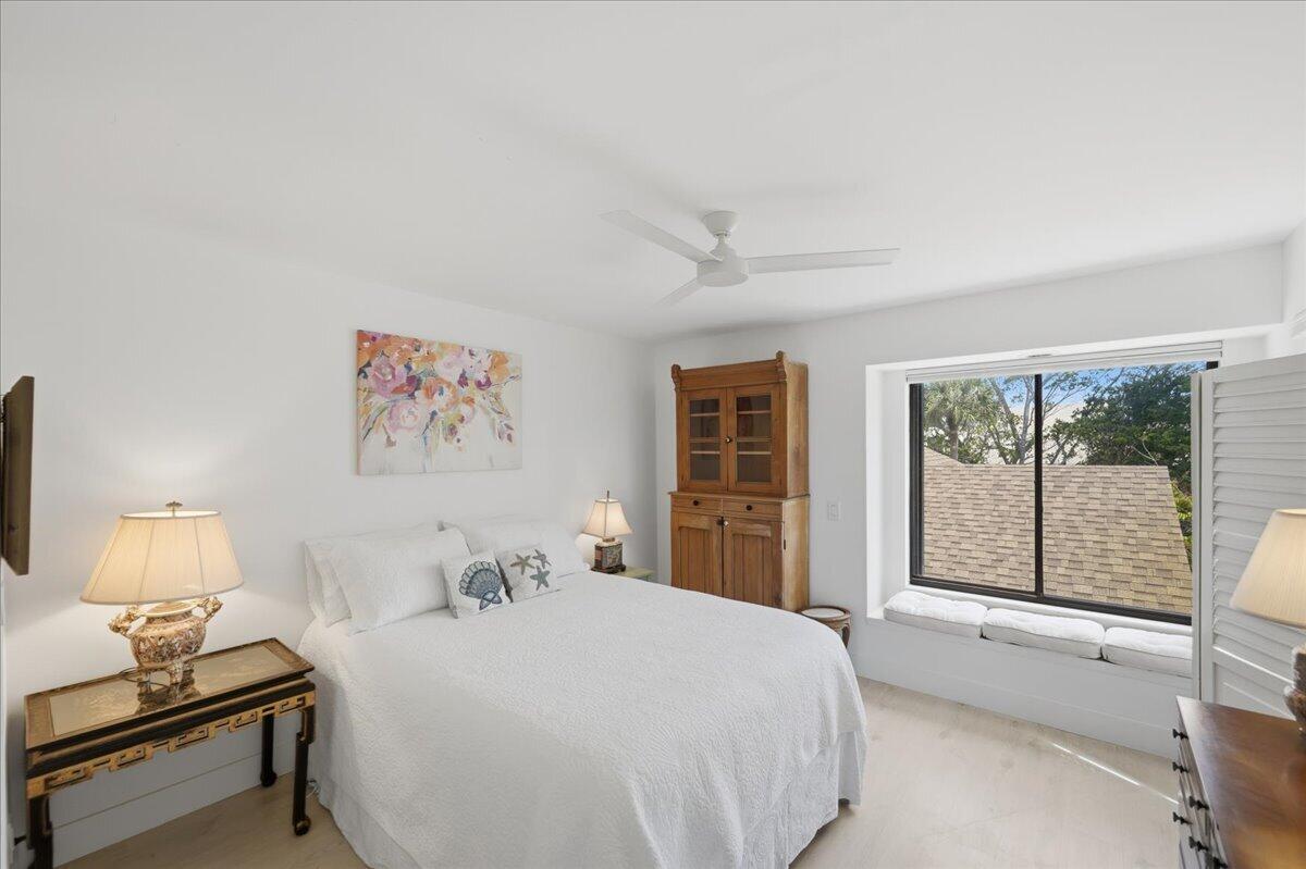 TARPON BAY MOORINGS - Residential