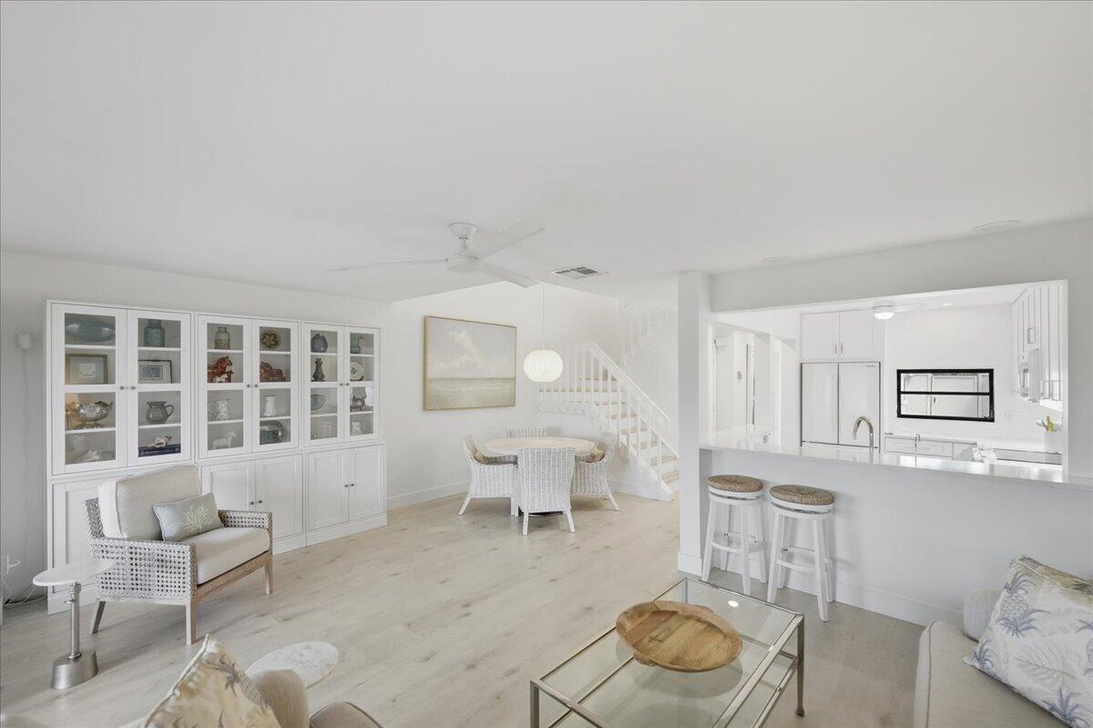 TARPON BAY MOORINGS - Residential