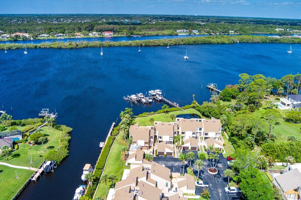TARPON BAY MOORINGS - Residential