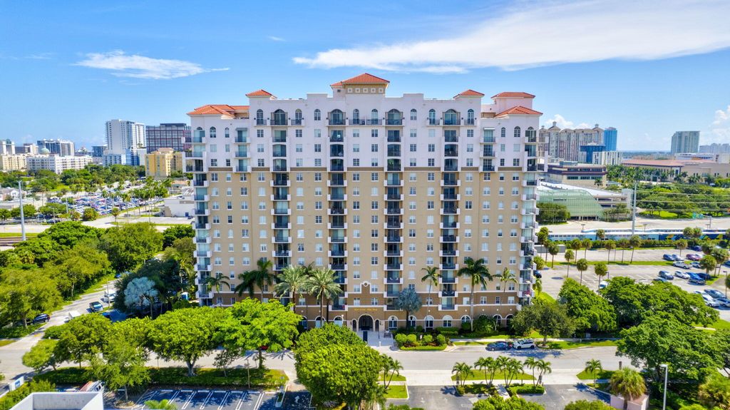 Photo of 616 Clearwater Park Road #1013, West Palm Beach, FL 33401 (MLS # B26014500)