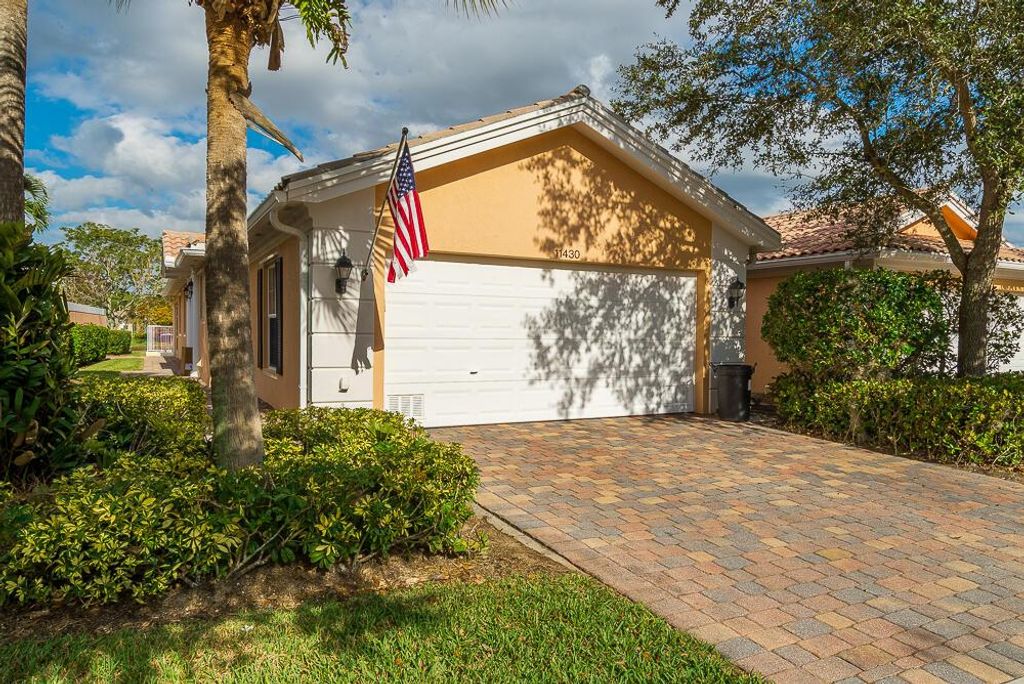Photo of 11430 SW Pembroke Drive, Port Saint Lucie, FL 34987 (MLS # R10762211)