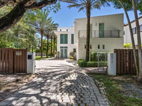 3917 S Le Jeune Road Miami FL 33146