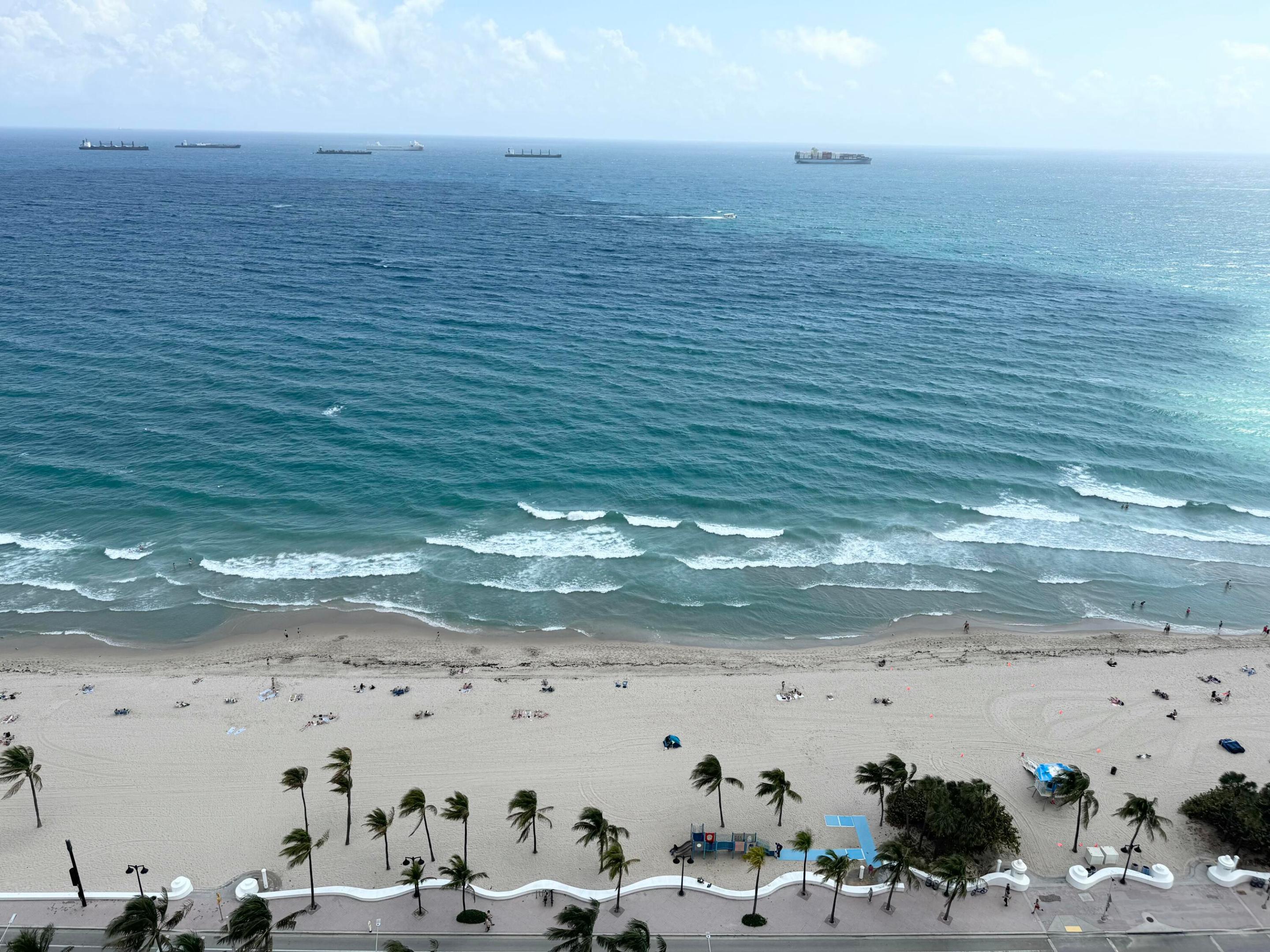 SELENE OCEANFRONT RESIDEN - Residential