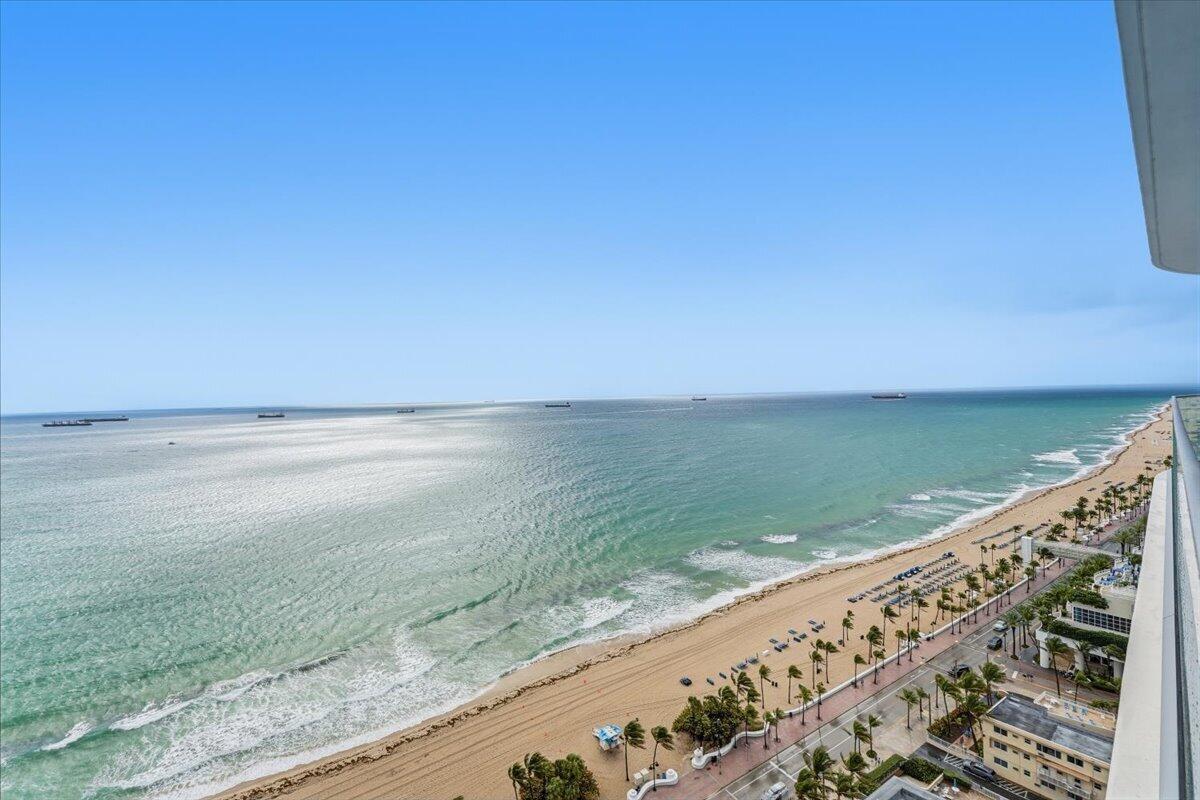 SELENE OCEANFRONT RESIDEN - Residential