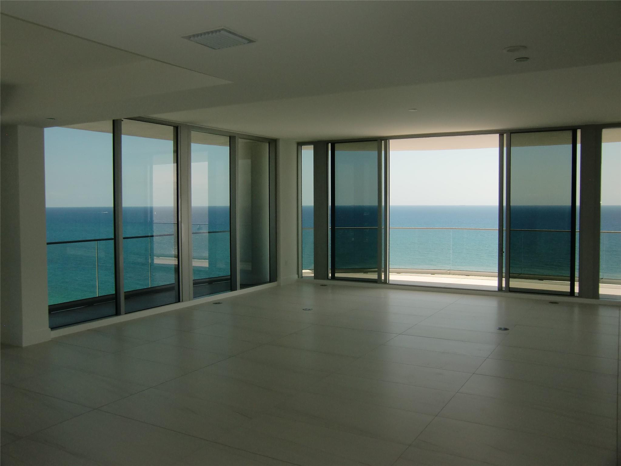SELENE OCEANFRONT RESIDEN - Residential