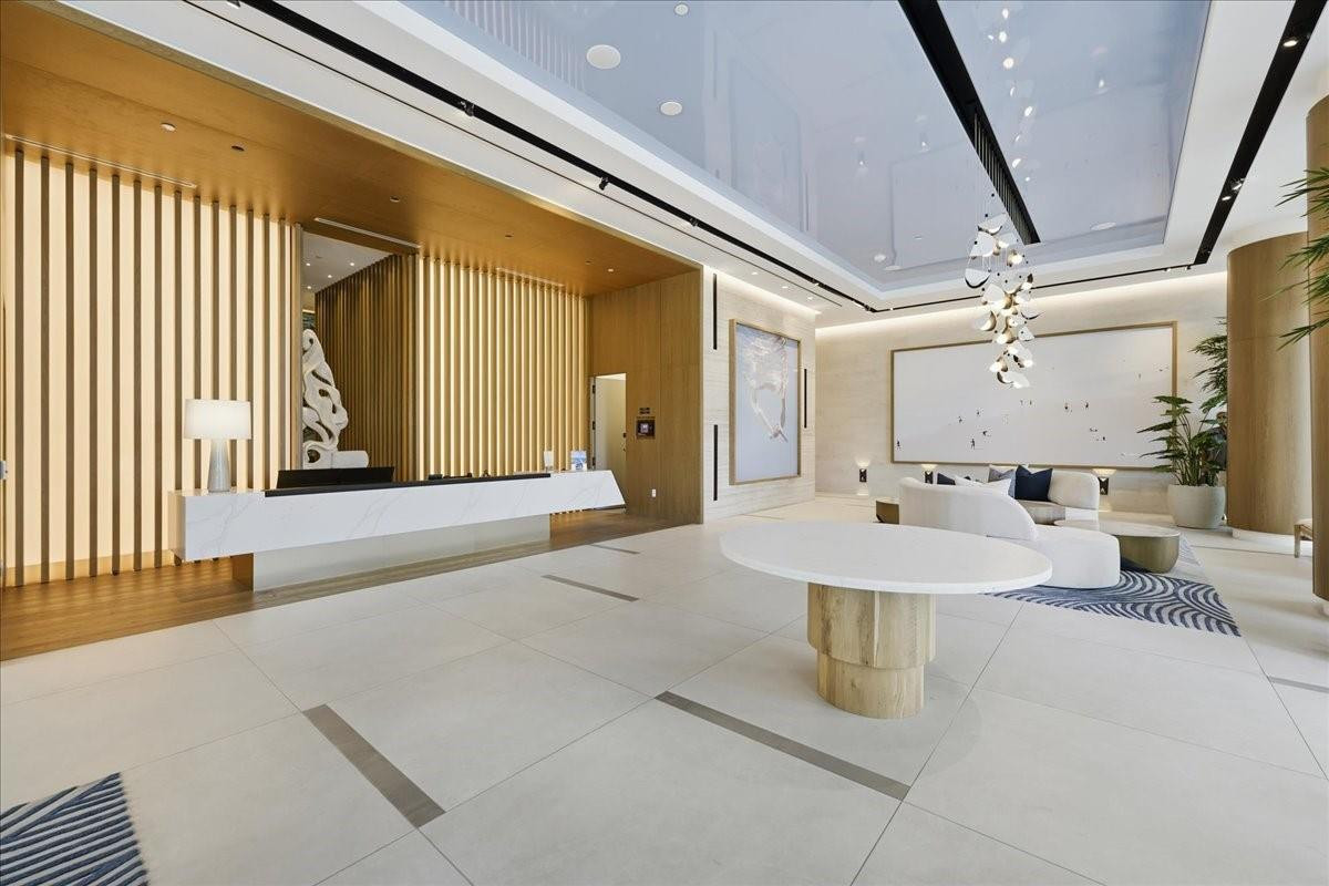 SELENE OCEANFRONT RESIDEN - Residential