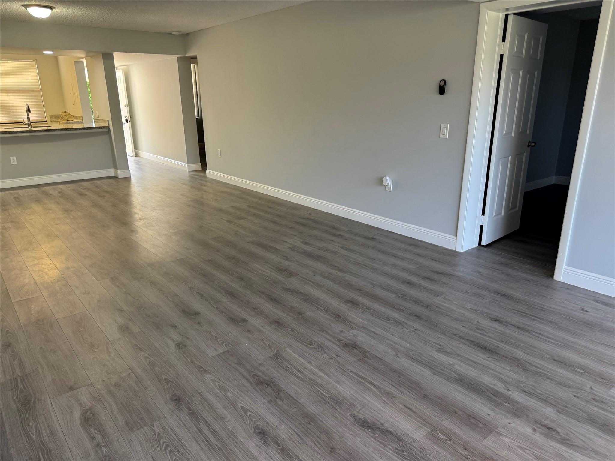 6025 Balboa Cir 103