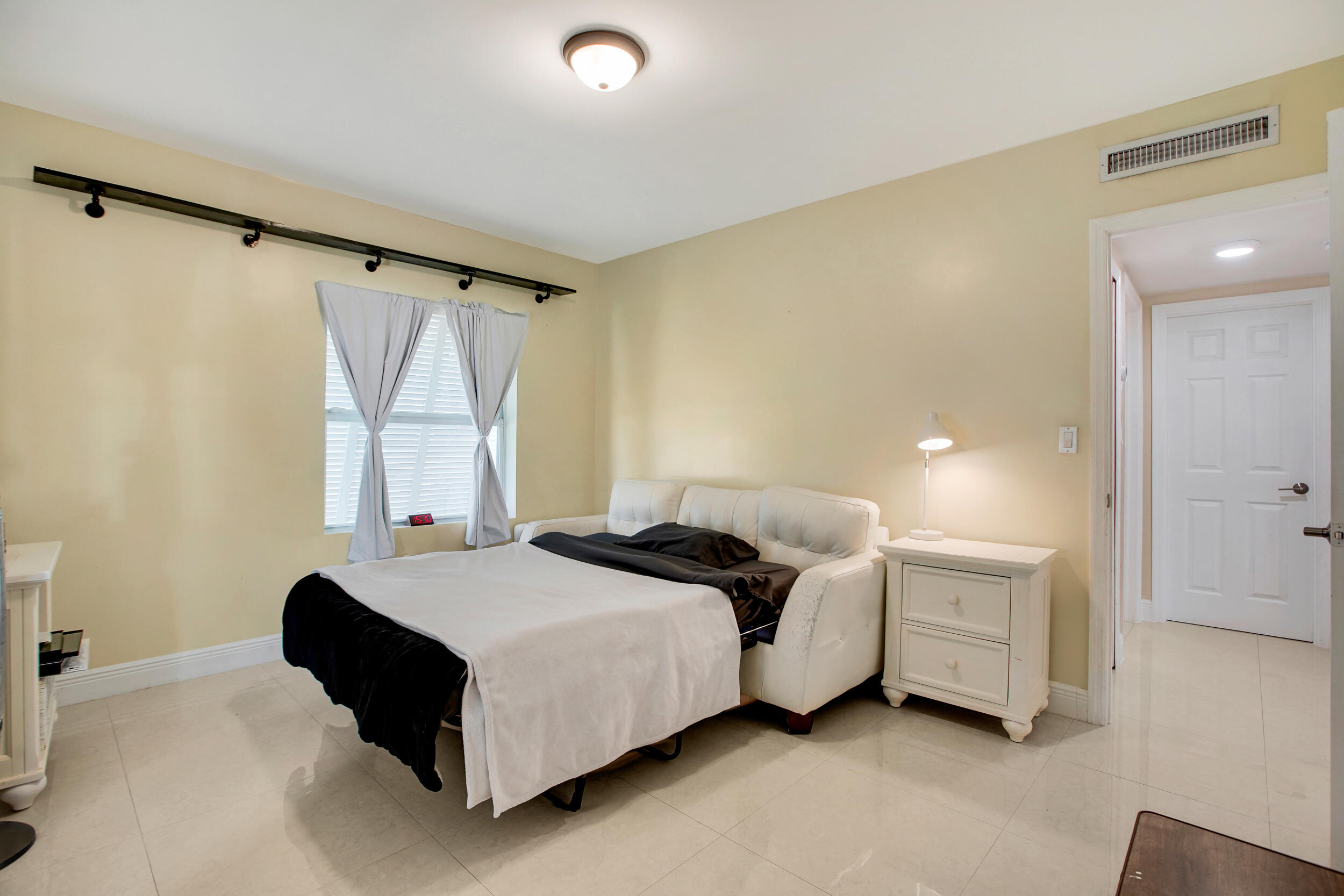 IRONS MANOR HIGH PINE ADDN SEC A - Residential