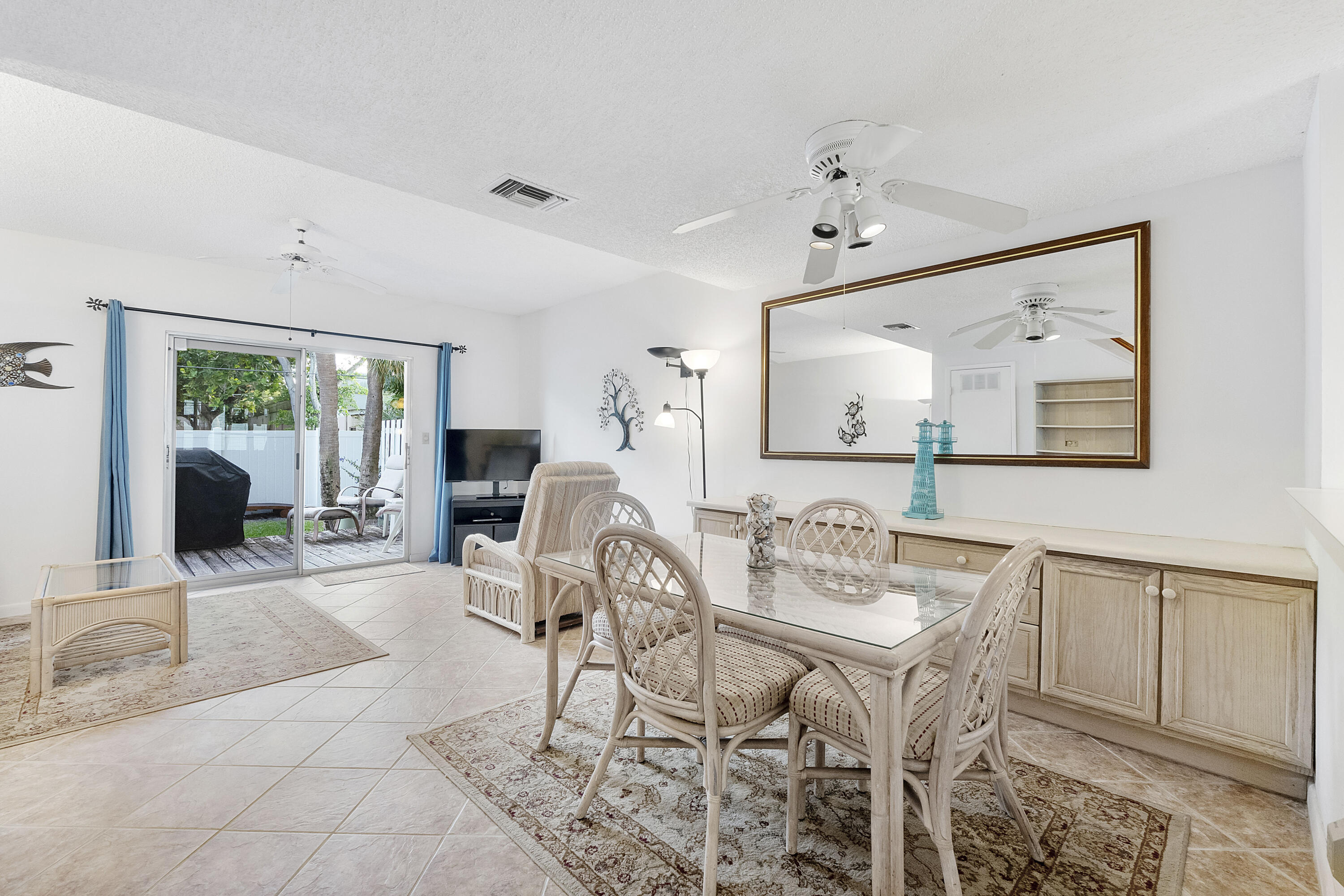 SUN HARBOUR - Residential