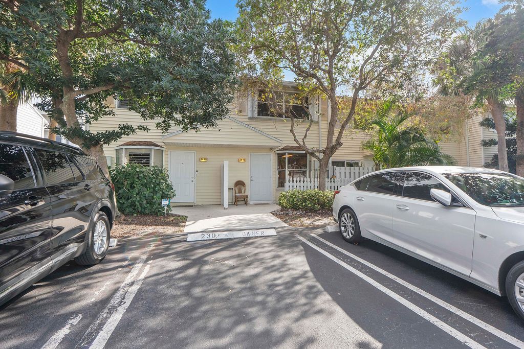 Photo of 2871 NE 15th Street, Pompano Beach, FL 33062 (MLS # R11170014)