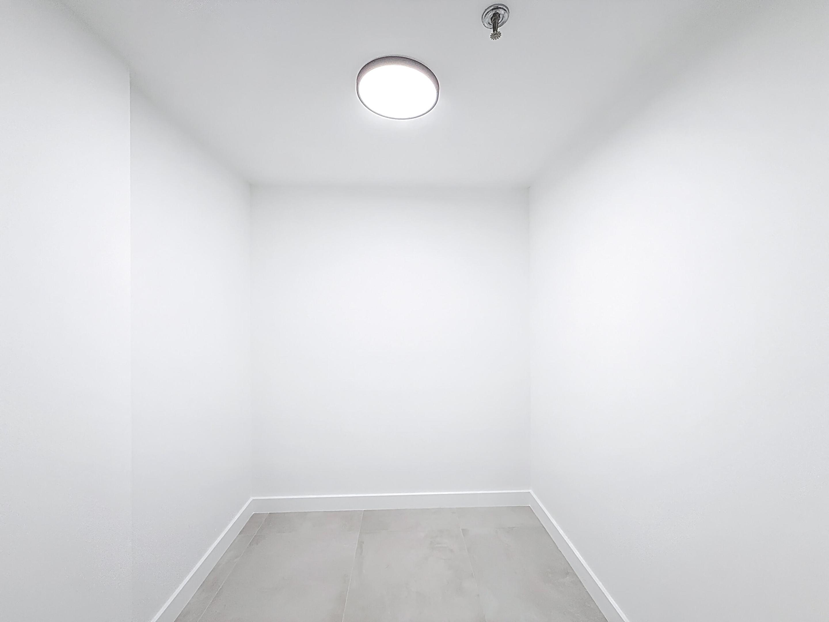 LAVERS RESORT & RACQUET CLUB - Residential Lease