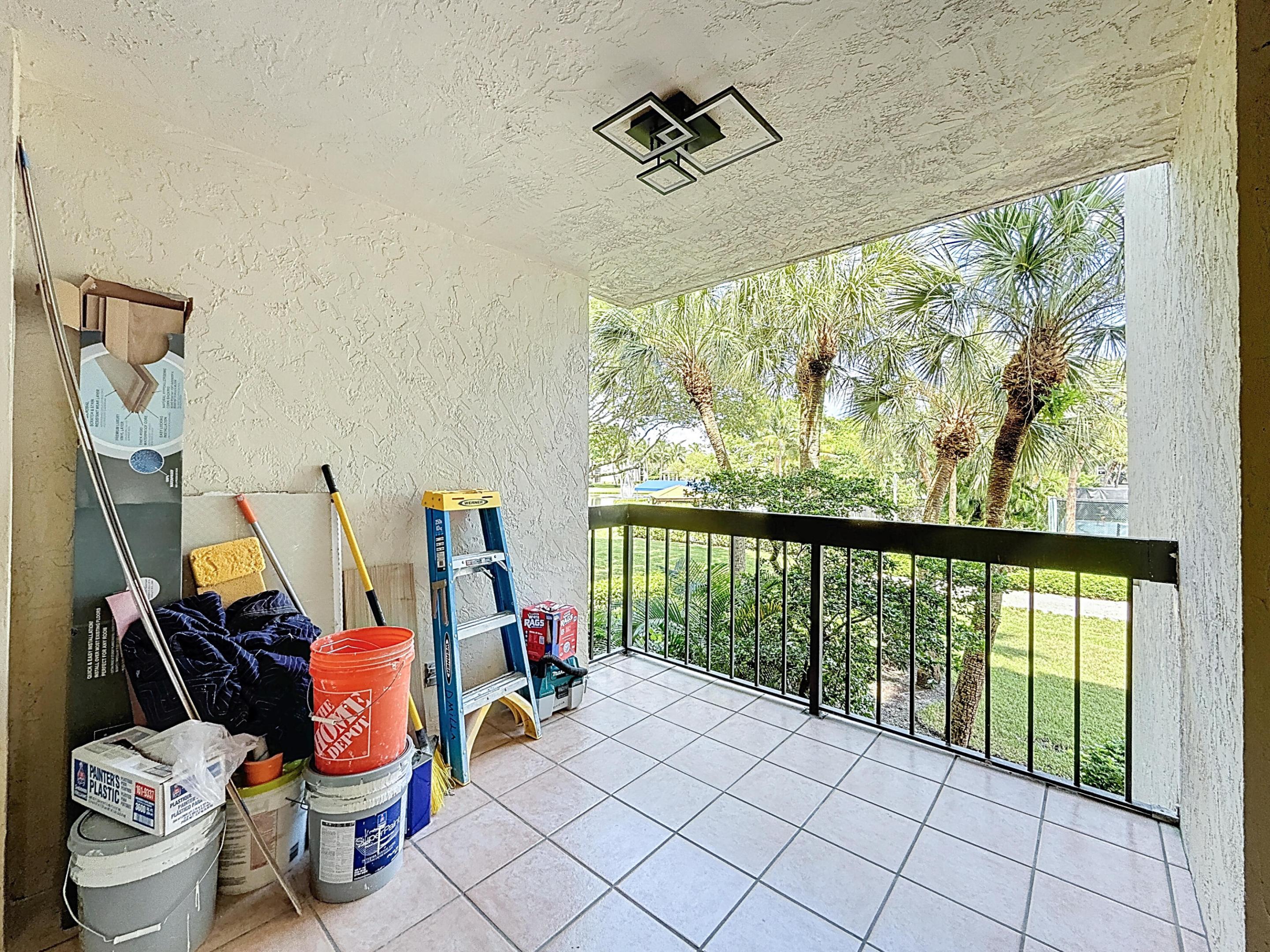 LAVERS RESORT & RACQUET CLUB - Residential Lease