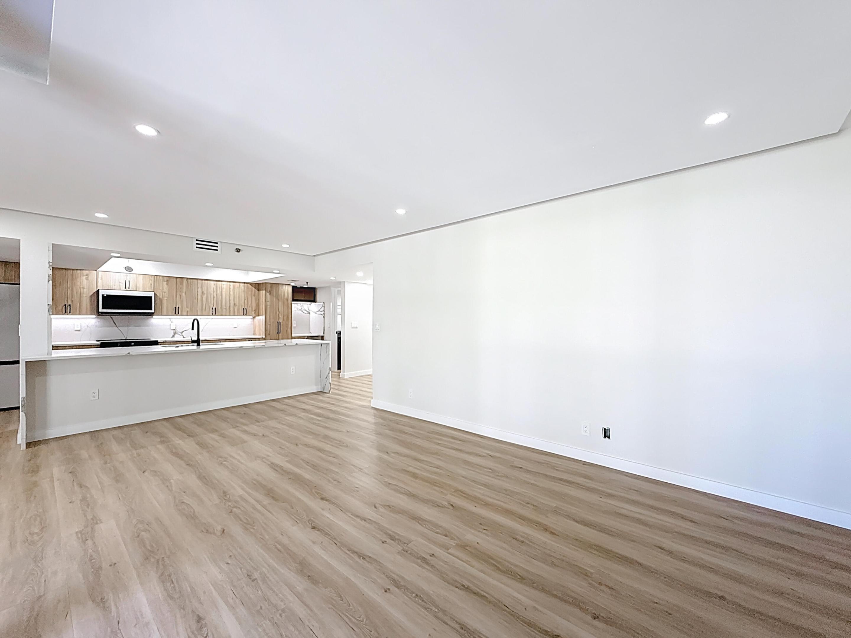 LAVERS RESORT & RACQUET CLUB - Residential Lease