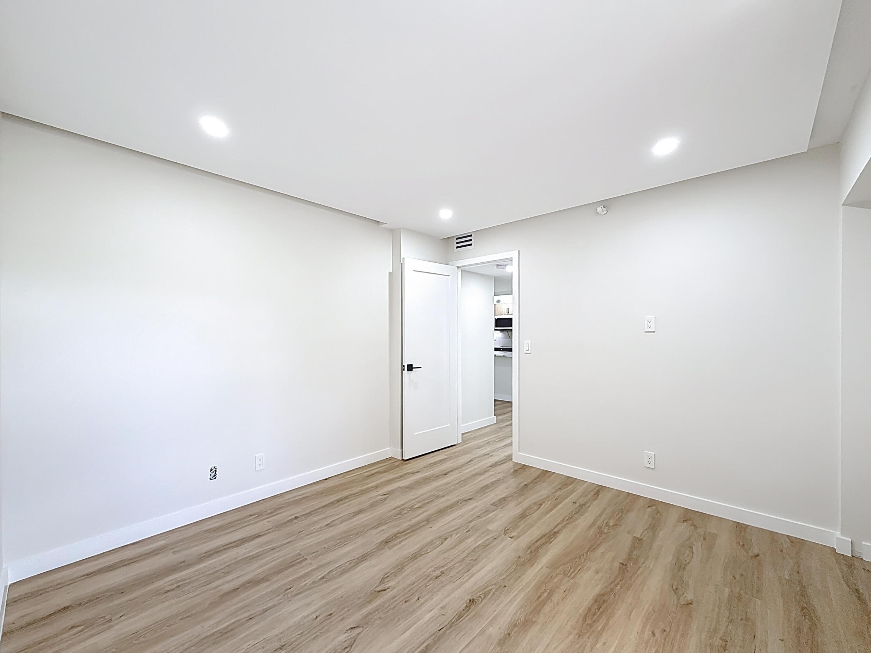 LAVERS RESORT & RACQUET CLUB - Residential Lease