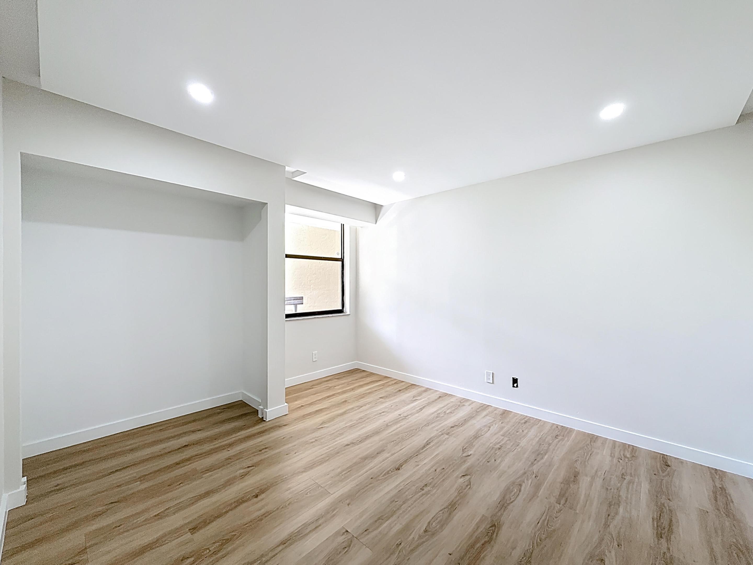 LAVERS RESORT & RACQUET CLUB - Residential Lease