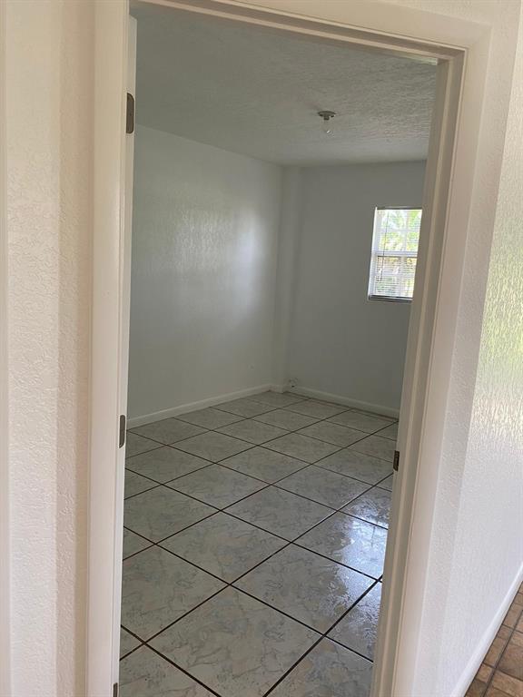 S/D OF 20-43-35 FRAC SEC - Residential Lease