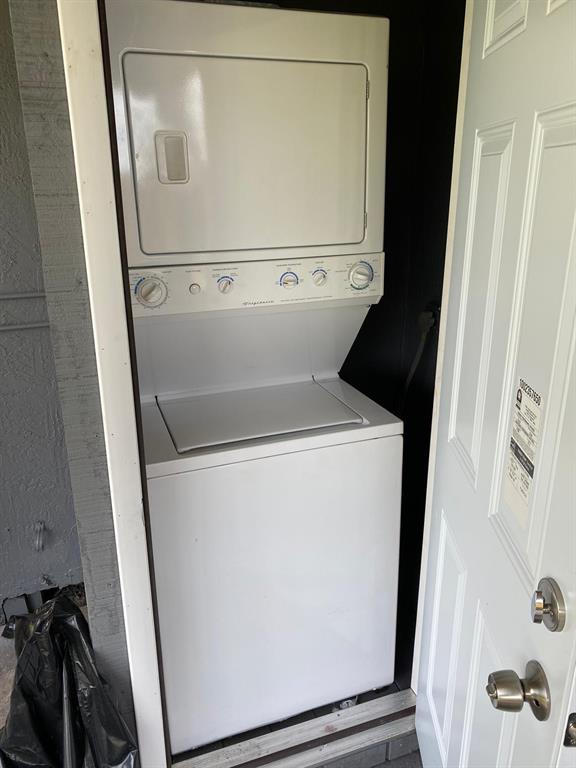 S/D OF 20-43-35 FRAC SEC - Residential Lease