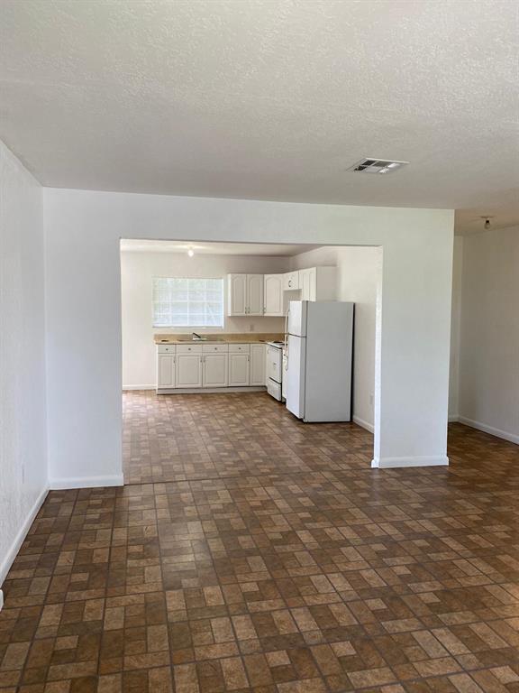 S/D OF 20-43-35 FRAC SEC - Residential Lease