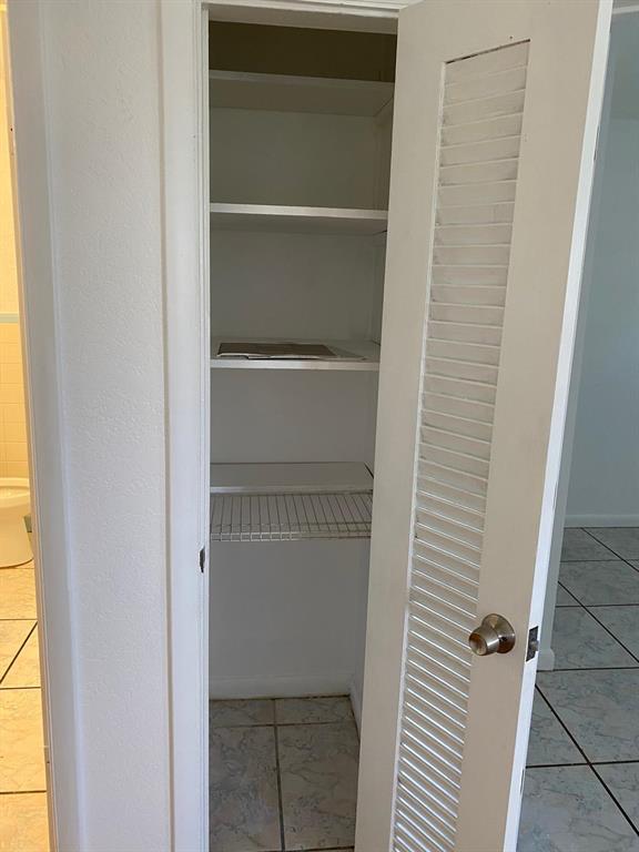 S/D OF 20-43-35 FRAC SEC - Residential Lease