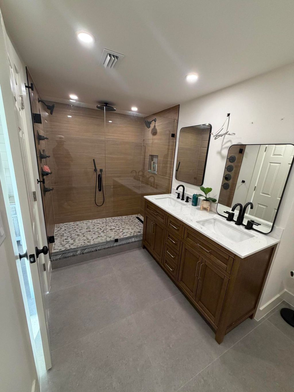 Photo of 1210 12th Ct, Palm Beach Gardens, FL 33410 (MLS # R11141197)