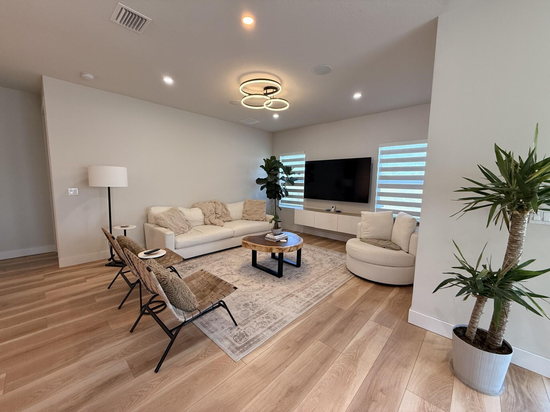 VERANO SOUTH PUD 1 - POD - Residential Lease