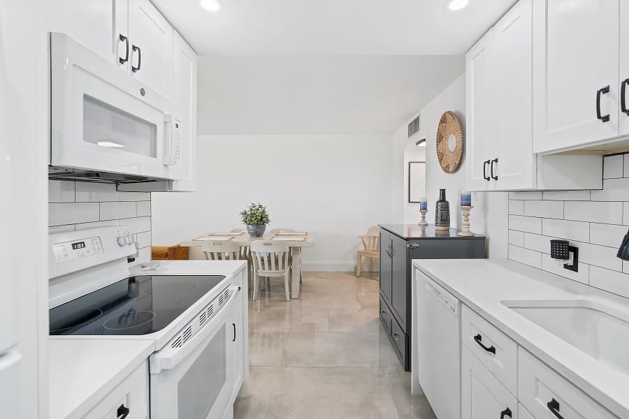 WYNMOOR COUNTRY CLUB - Residential