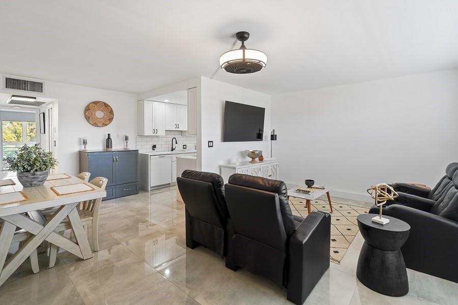 WYNMOOR COUNTRY CLUB - Residential