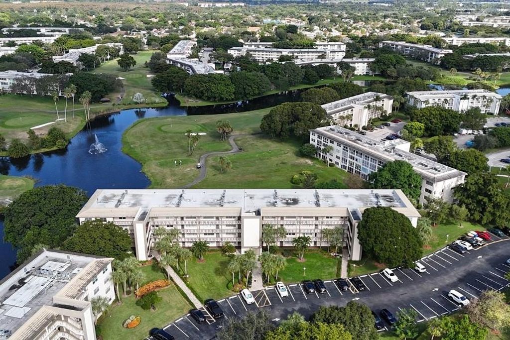 Photo of 4701 Martinique Drive #H4, Coconut Creek, FL 33066 (MLS # F10538461)