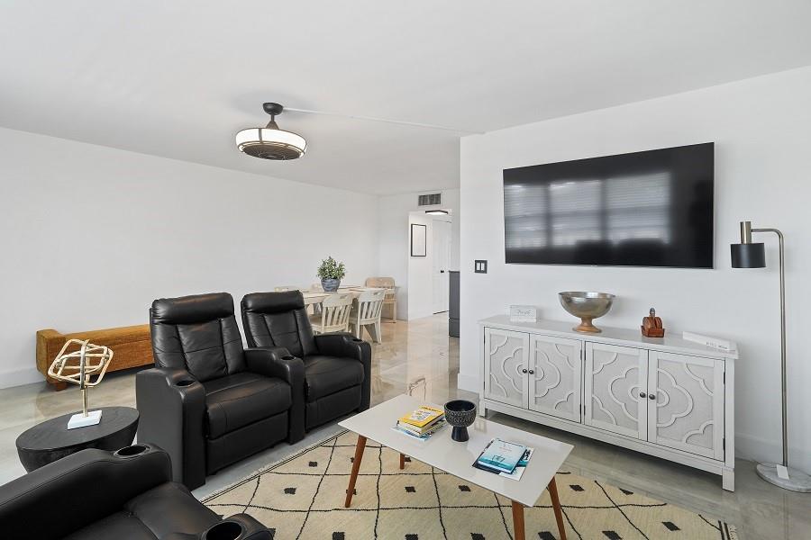 WYNMOOR COUNTRY CLUB - Residential