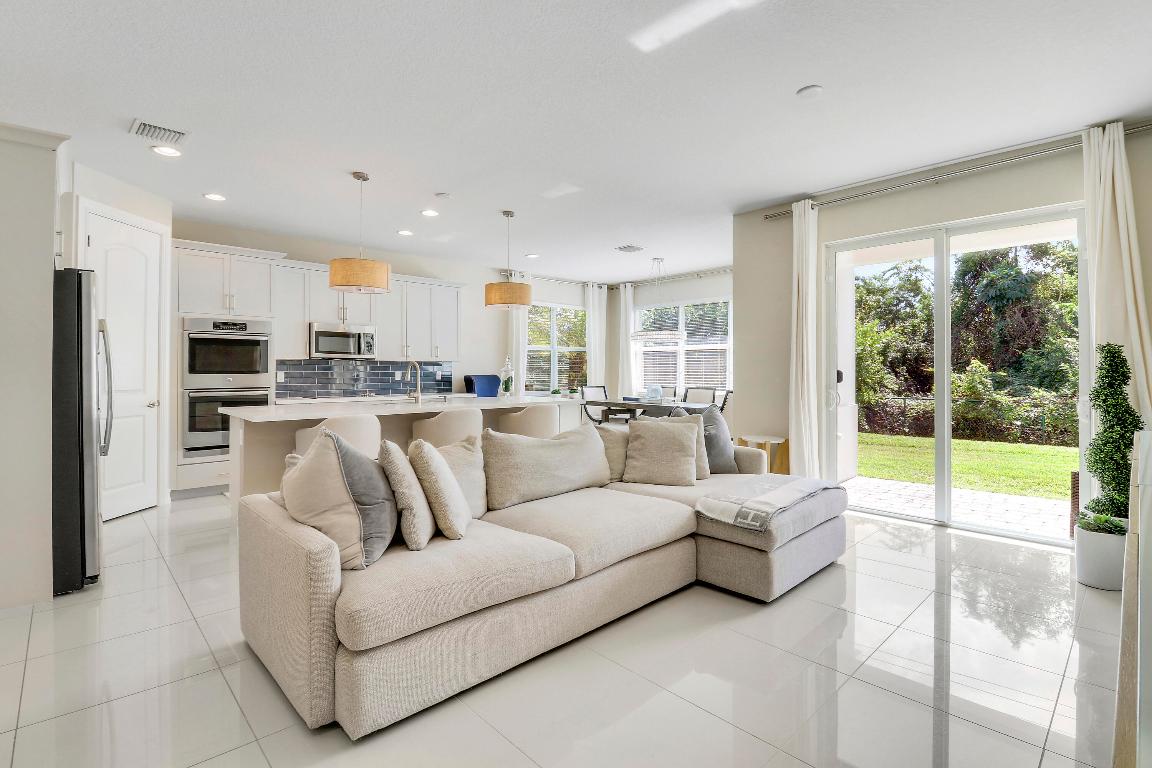 BOCA HIGHLANDS / VALLETTA - Residential