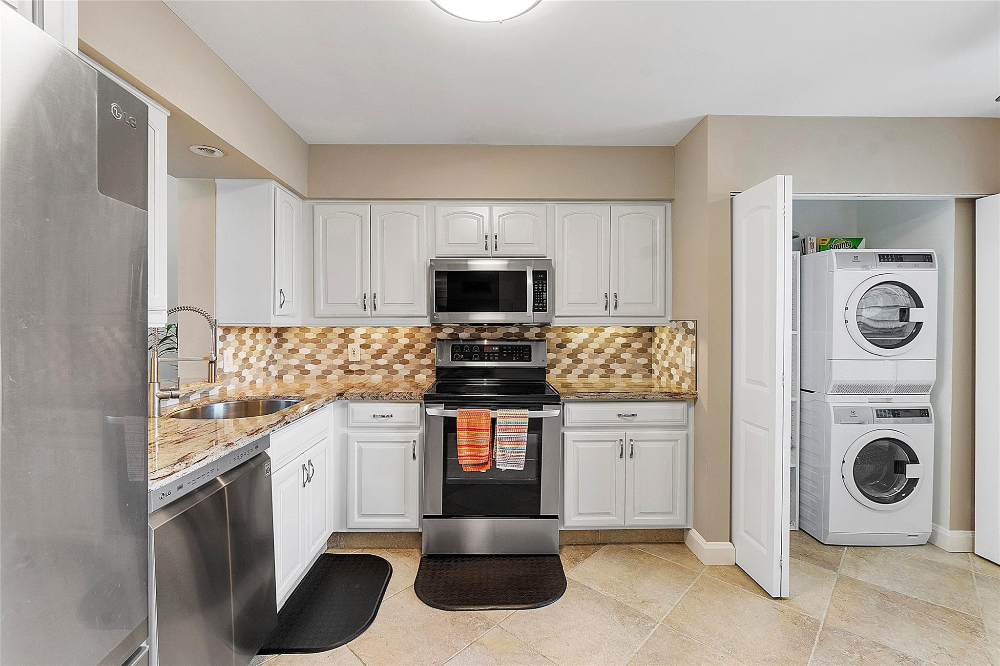 WATERS EDGE TOWERS CONDO - Residential