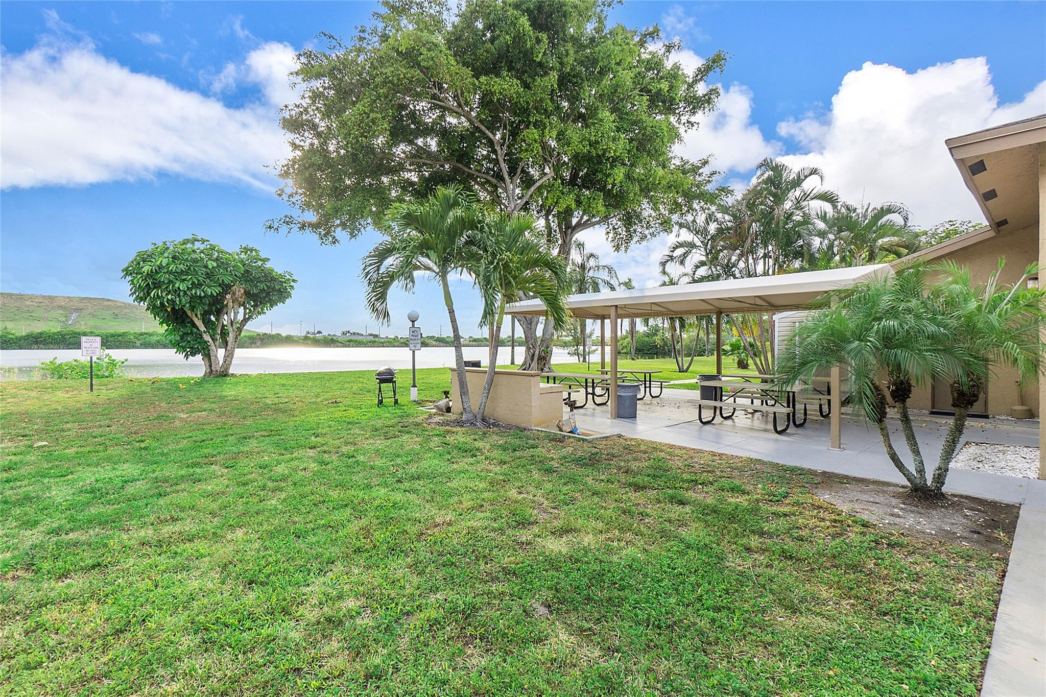 WATERS EDGE TOWERS CONDO - Residential