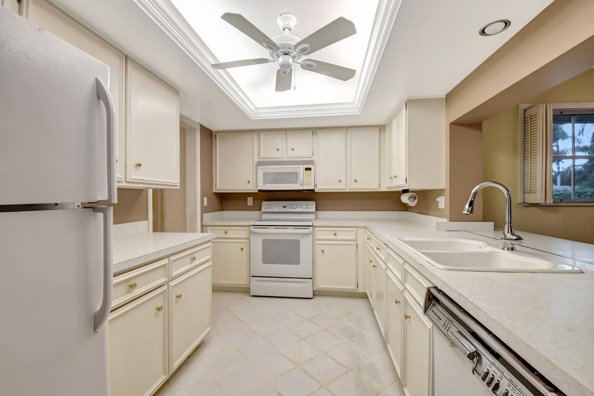 PINE VILLAS 9 - Residential