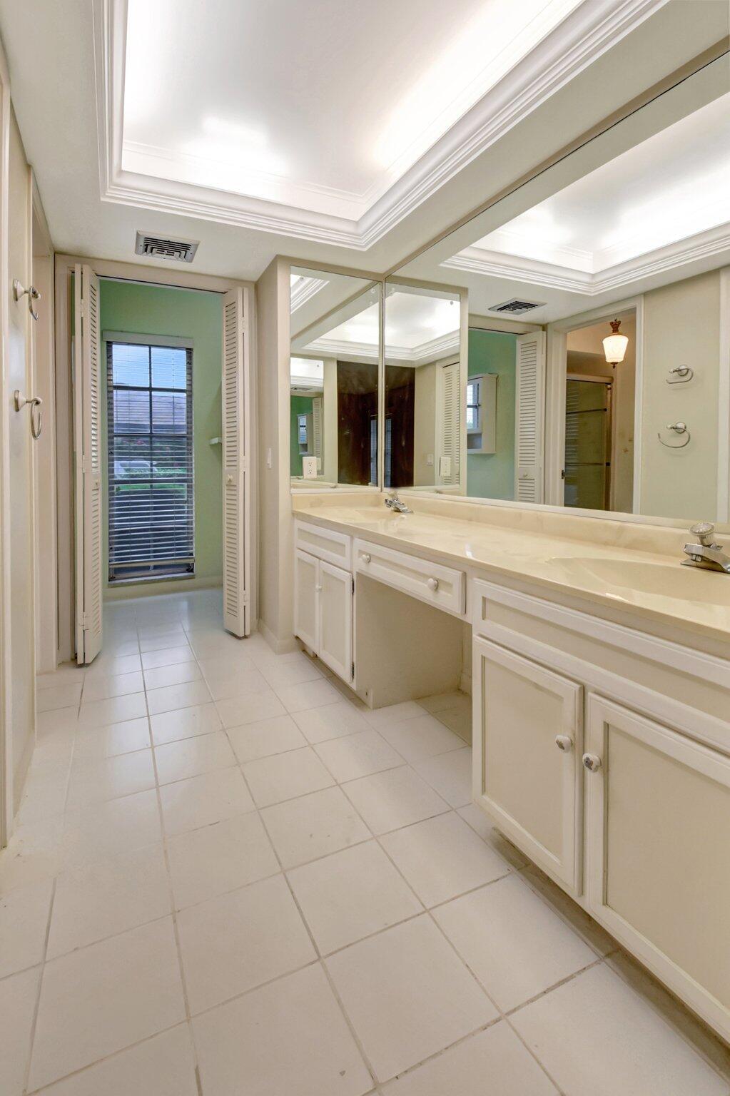 PINE VILLAS 9 - Residential