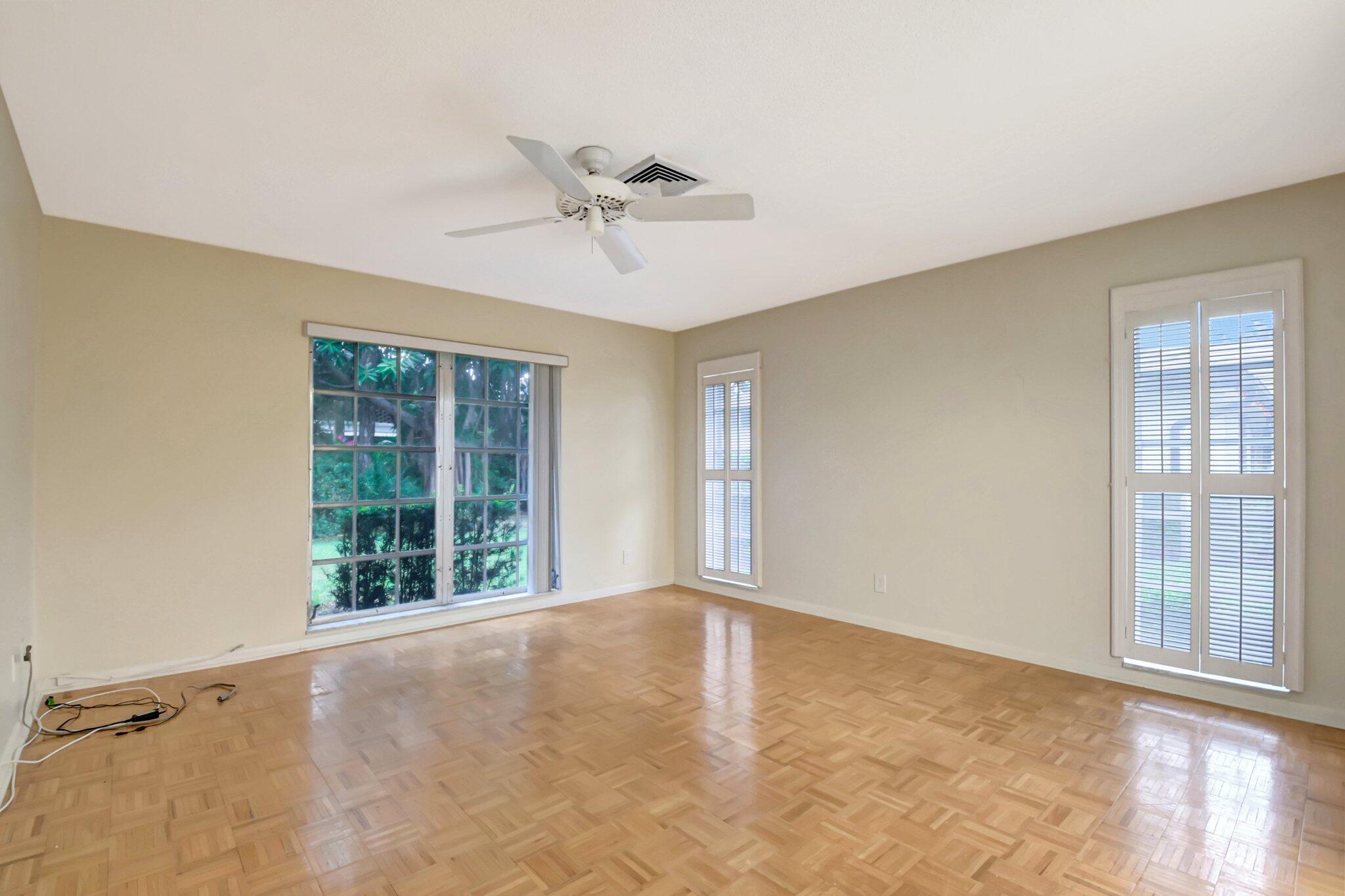 PINE VILLAS 9 - Residential