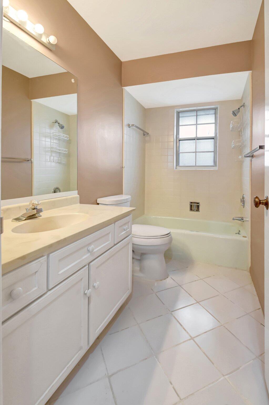 PINE VILLAS 9 - Residential