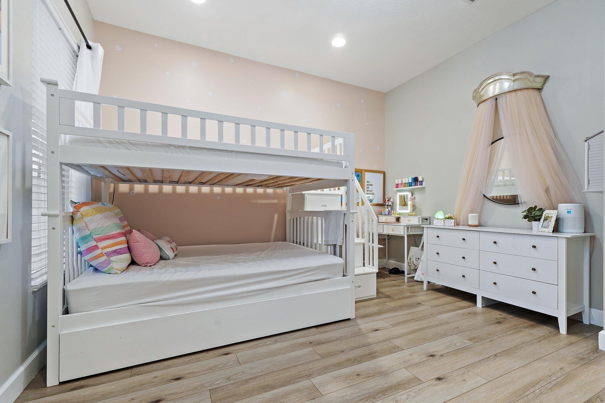 HAMMOCKS OF WESTLAKE - Residential