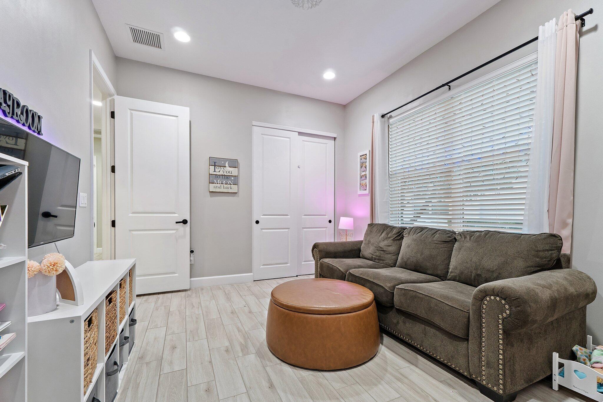 HAMMOCKS OF WESTLAKE - Residential